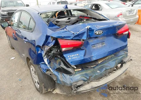 2017 Kia Forte Lx z USA, uszkodzony, nr VIN 3KPFL4A7XHE140743